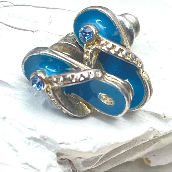 SILVER Tone Beach Sandel Pieced Earrings - Picture 1 of 4